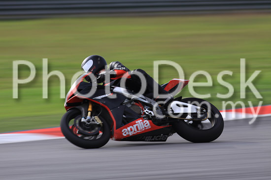 01_101029_00747_RevClubTrackDay