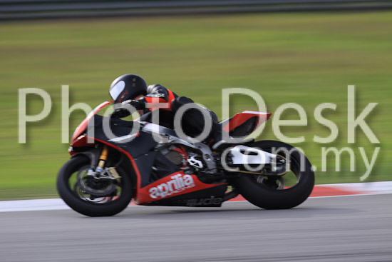 01_101029_00748_RevClubTrackDay