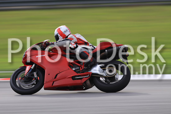 01_101029_00759_RevClubTrackDay