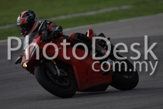 01_101029_00765_RevClubTrackDay