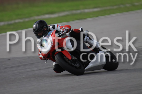 01_101029_00779_RevClubTrackDay