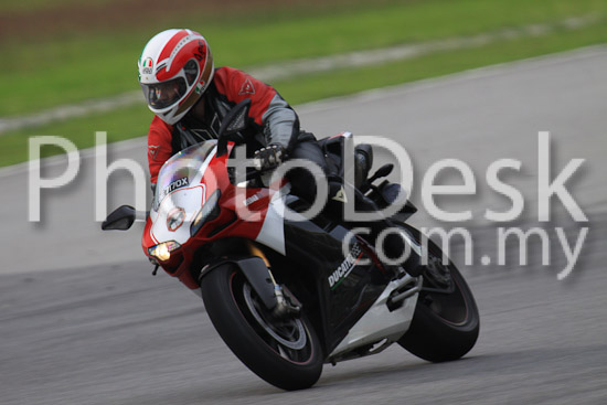 01_101029_00792_RevClubTrackDay