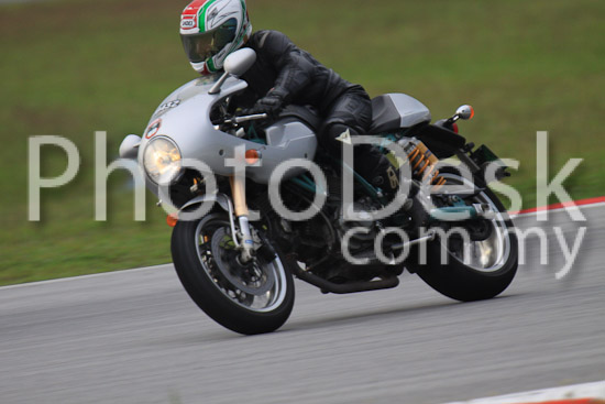 01_101029_00857_RevClubTrackDay