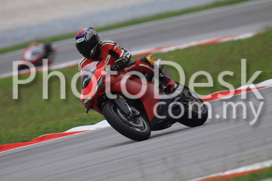 01_101029_00877_RevClubTrackDay