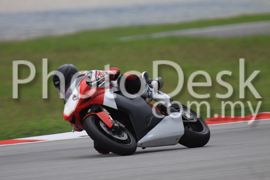 01_101029_00884_RevClubTrackDay