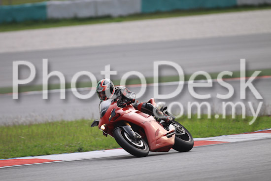 01_101029_00915_RevClubTrackDay