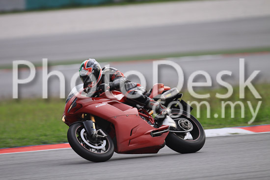 01_101029_00917_RevClubTrackDay