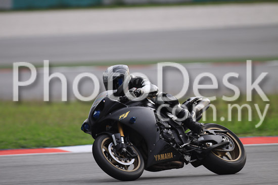 01_101029_00927_RevClubTrackDay