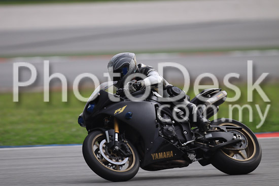 01_101029_00928_RevClubTrackDay