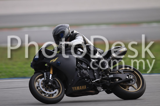 01_101029_00929_RevClubTrackDay
