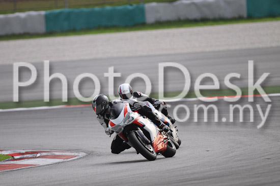 01_101029_00944_RevClubTrackDay