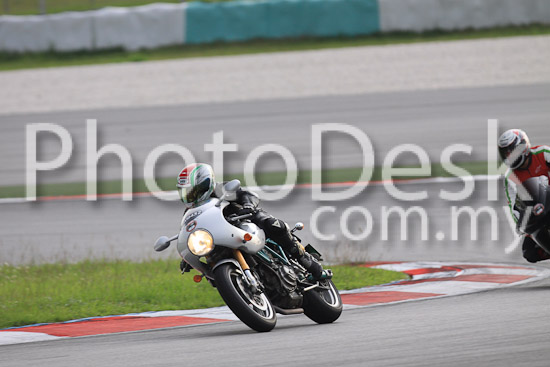01_101029_00977_RevClubTrackDay