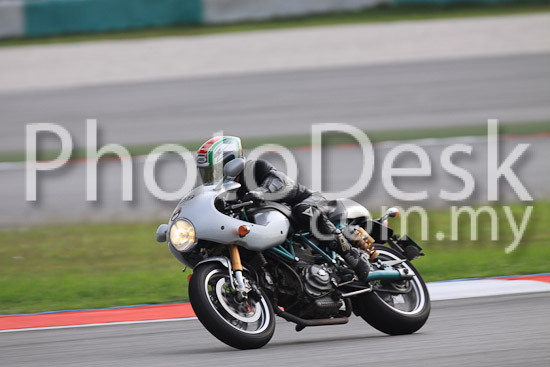 01_101029_00978_RevClubTrackDay