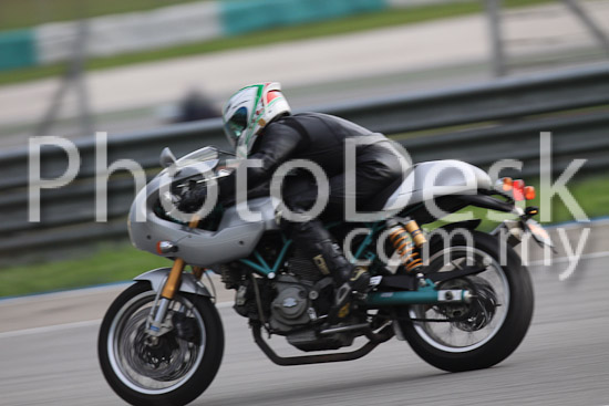 01_101029_00981_RevClubTrackDay