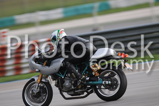 01_101029_00982_RevClubTrackDay