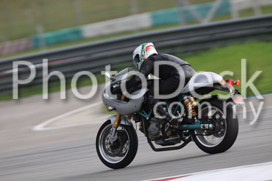 01_101029_00984_RevClubTrackDay