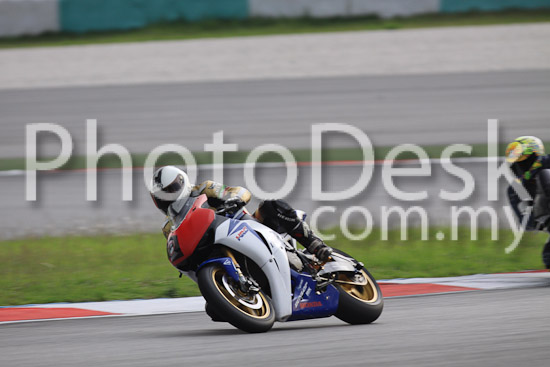 01_101029_01010_RevClubTrackDay