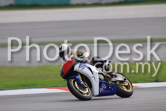 01_101029_01011_RevClubTrackDay