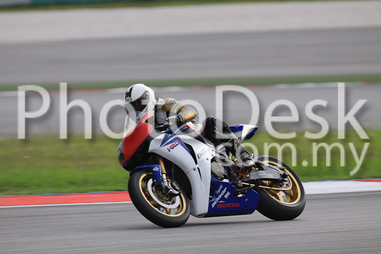 01_101029_01012_RevClubTrackDay