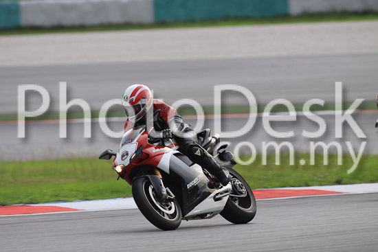 01_101029_01022_RevClubTrackDay