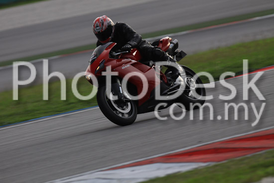 01_101029_01057_RevClubTrackDay
