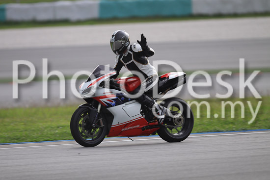 01_101029_01065_RevClubTrackDay
