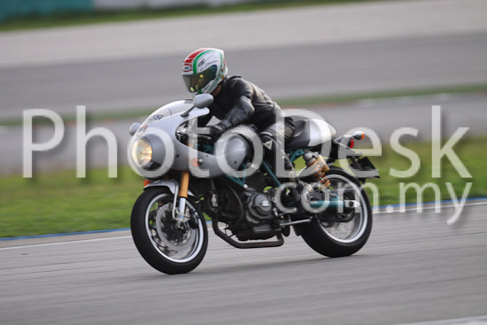 01_101029_01073_RevClubTrackDay