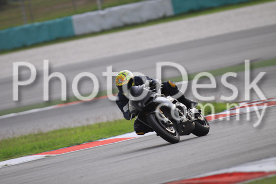 01_101029_01083_RevClubTrackDay