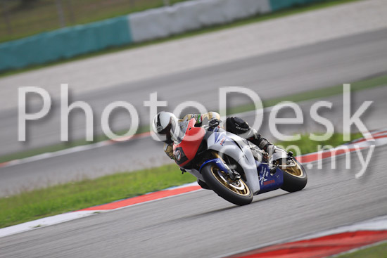 01_101029_01090_RevClubTrackDay