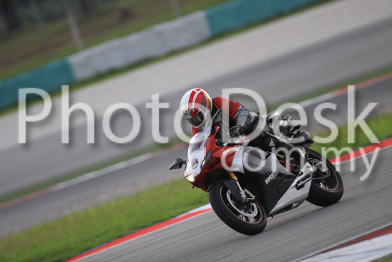 01_101029_01128_RevClubTrackDay