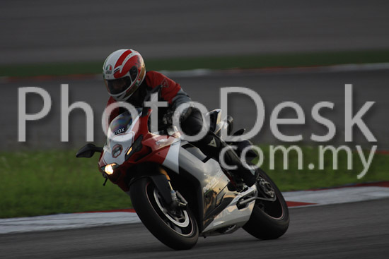 01_101029_01176_RevClubTrackDay