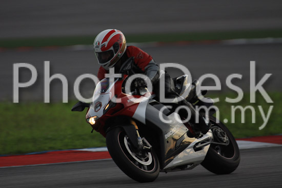 01_101029_01177_RevClubTrackDay