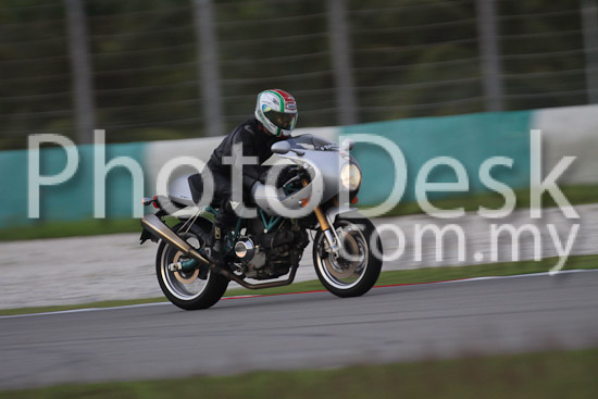 01_101029_01199_RevClubTrackDay