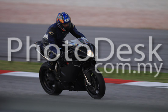 01_101029_01241_RevClubTrackDay