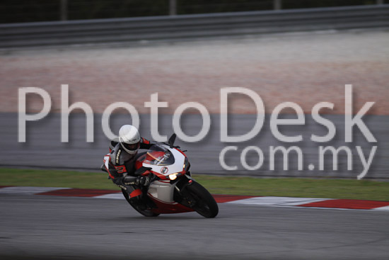 01_101029_01256_RevClubTrackDay