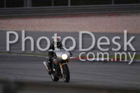 01_101029_01359_RevClubTrackDay