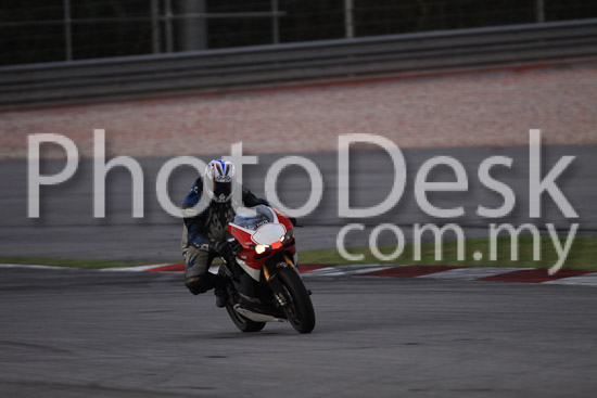 01_101029_01378_RevClubTrackDay