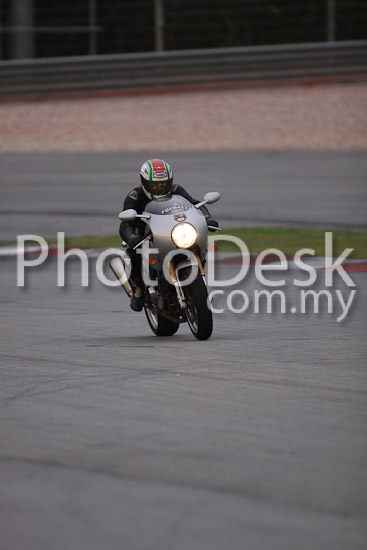 01_101029_01470_RevClubTrackDay