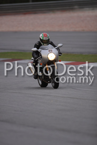 01_101029_01471_RevClubTrackDay