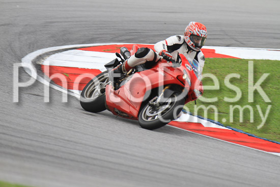 01_101030_00001_RevClub