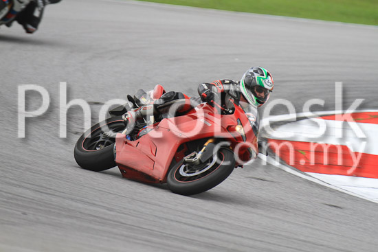 01_101030_00005_RevClub