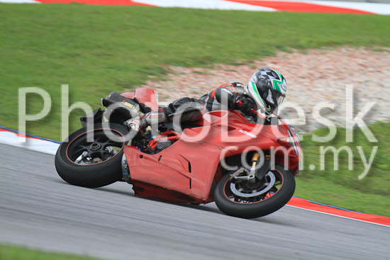 01_101030_00007_RevClub