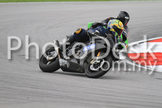 01_101030_00011_RevClub