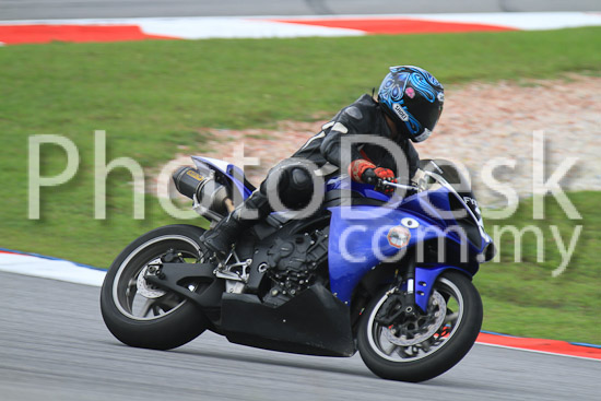 01_101030_00015_RevClub