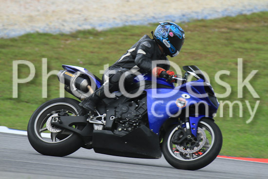 01_101030_00017_RevClub