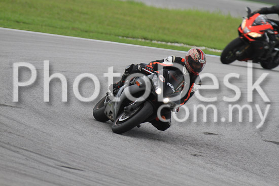 01_101030_00018_RevClub