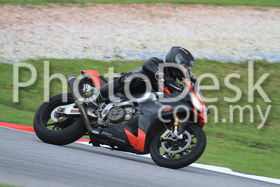 01_101030_00021_RevClub