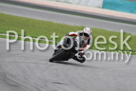 01_101030_00023_RevClub