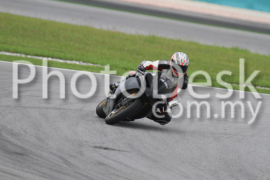 01_101030_00024_RevClub