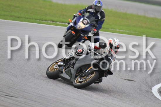 01_101030_00026_RevClub